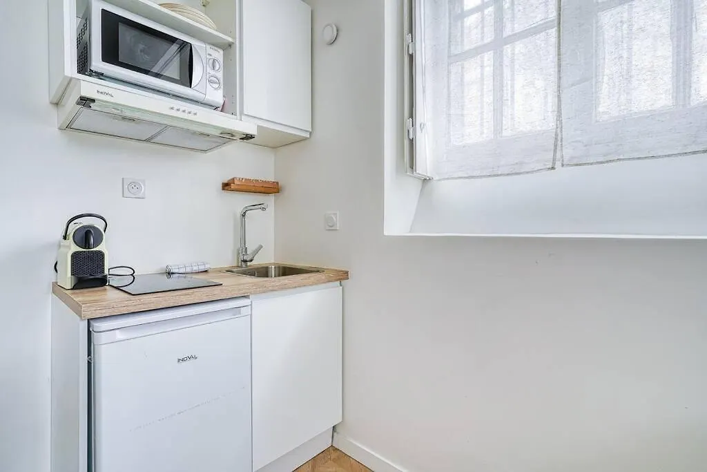 Studio Agreable Avenue Gourgaud Paris